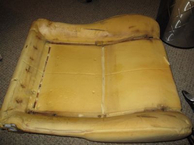2010-12-22_-_1965_Mustang_Front_Seats_003.jpg
