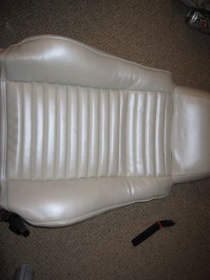 2010-12-22_-_1965_Mustang_Front_Seats_010.jpg