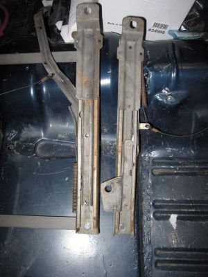 2011-01-10_-_65_Mustang_Fiero_Seat_Tracks_007.jpg